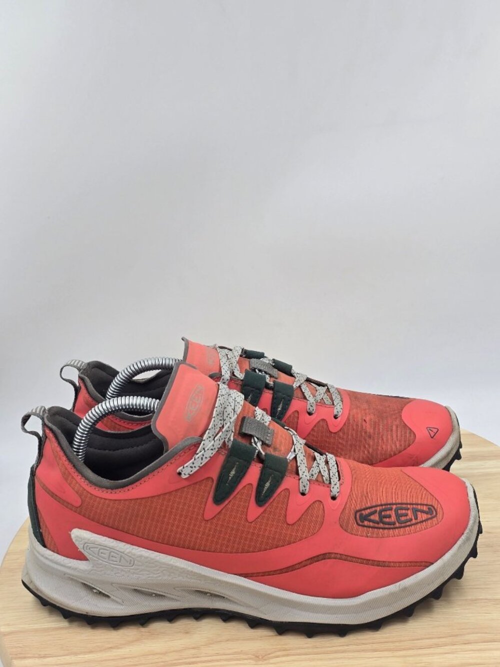KEEN Womens Zionic Speed womens Trail Hiking Shoes sz 9
